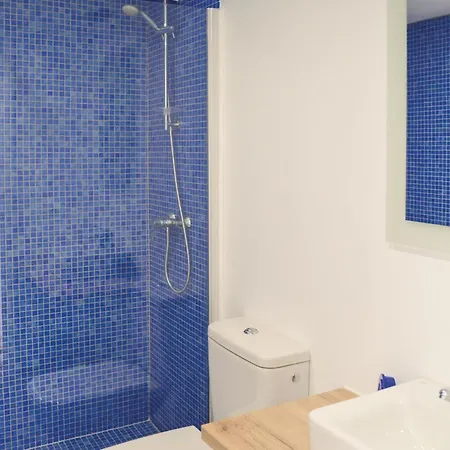 Апартаменты 3 Bedroom Beautiful In *