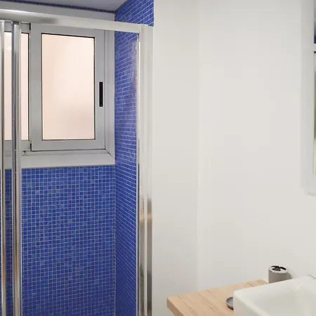 Апартаменты 3 Bedroom Beautiful In *