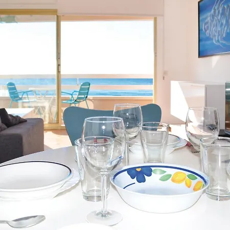 Апартаменты 3 Bedroom Beautiful In